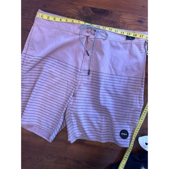 RVCA Standard Curran Swim Trunks Board Shorts Purple Sz 36 Mid Length 18" NWT - Picture 5 of 16